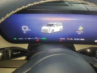 Buick GL8 Hybrid 2025, 14400 км, за 302500 CNY - фото 12