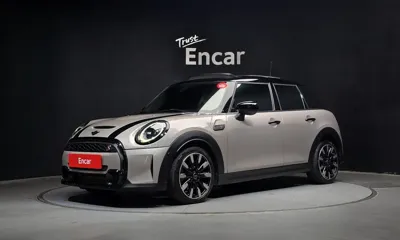 MINI Cooper · 2023 год