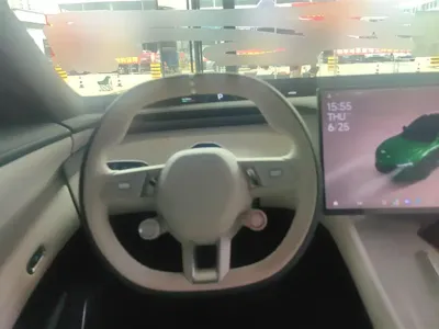 Xiaomi 小米YU7 2025, 43500 км, за 221800 CNY - фото 15