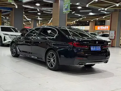 BMW 5 Series 2022, 110000 км, за 167800 CNY