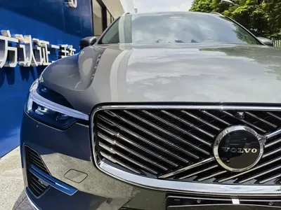 Volvo XC60 2025, 11000 км, за 191800 CNY - фото 4