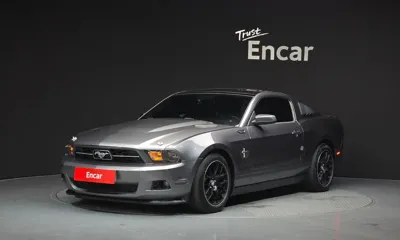Ford Mustang · 2011 год