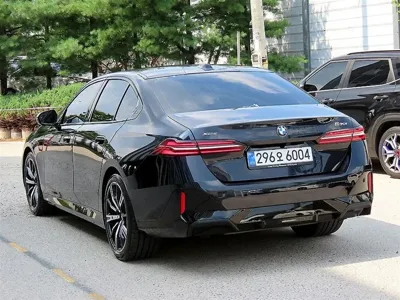 BMW 5-Series 2025, 13000 км, за 90800000 KRW