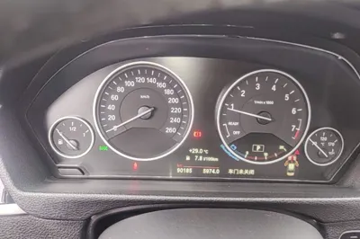 BMW 3 Series 2019, 90100 км, за 104514.28 CNY - фото 14