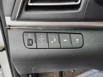 Hyundai Avante 2019, 81945 км, за 11900000 KRW - фото 17