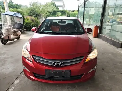 Hyundai Verna 2015, 92800 км, за 16299 CNY