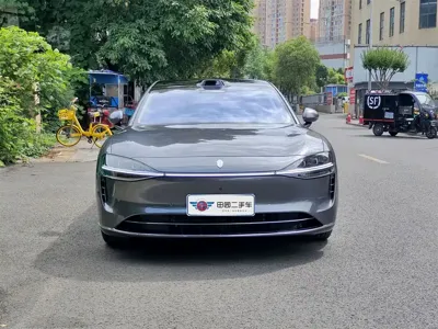 享界 享界S9T 2025, 7000 км, за 278800 CNY