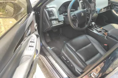 Toyota Crown 2018, 60100 км, за 122764.53 CNY - фото 16