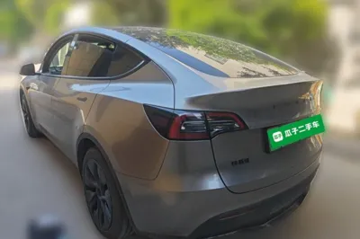 Tesla Model Y 2023, 31600 км, за 186650.65 CNY