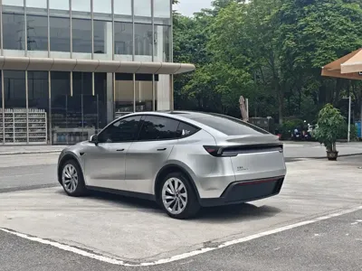 Tesla Model Y 2025, 22000 км, за 219800 CNY - фото 8