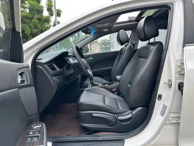 Hyundai Mistra 2016, 125000 км, за 26800 CNY