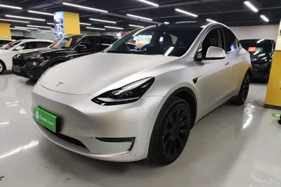 Tesla Model Y 2023, 41500 км, за 200510.15 CNY - фото 1