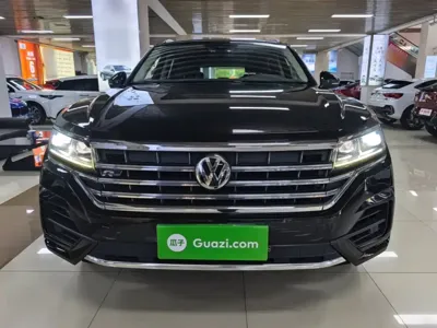 Volkswagen Touareg 2020, 120800 км, за 175100 CNY