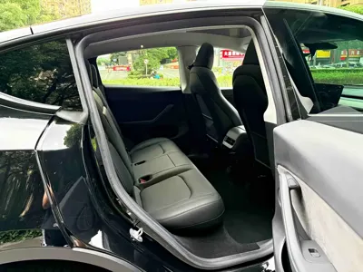 Tesla Model Y 2022, 64000 км, за 163800 CNY - фото 12