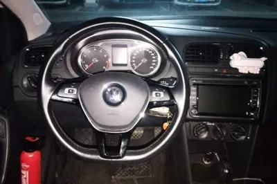 Volkswagen Polo 2016, 64500 км, за 38123.01 CNY - фото 19
