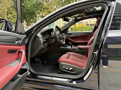 BMW 5 Series New Energy 2021, 90000 км, за 188000 CNY