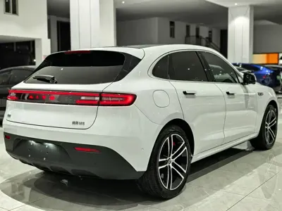 AITO 问界 AITO M5 2023, 43000 км, за 147800 CNY