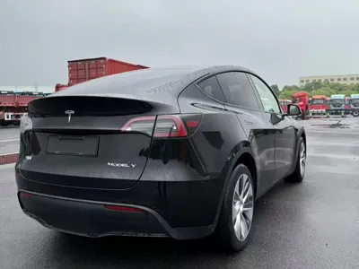 Tesla Model Y 2021, 70000 км, за 109700 CNY