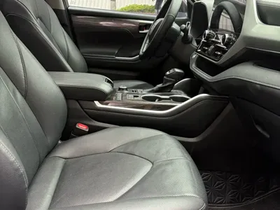 Toyota Highlander 2023, 68000 км, за 179800 CNY - фото 9