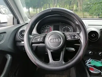 Audi A3 2018, 96100 км, за 48200 CNY