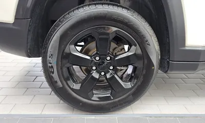 Jeep Compass 2019, 94353 км, за 10700000 KRW - фото 5