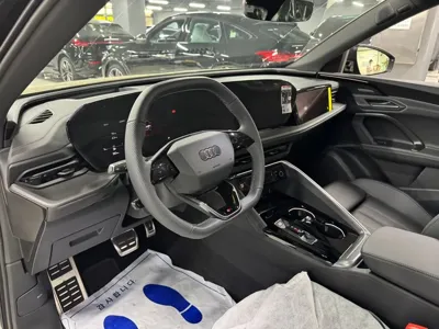 Audi Q5 2025, 15 км, за 87000000 KRW