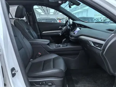 Cadillac XT4 2021, 30000 км, за 88000 CNY