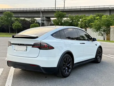 Tesla Model X 2023, 68000 км, за 462900 CNY