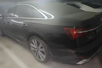 Audi A6L 2023, 24700 км, за 327526.16 CNY