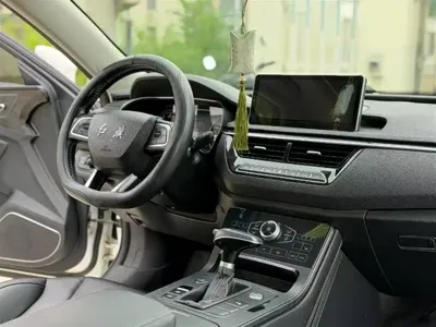 Hongqi Hongqi H5 2018, 70000 км, за 36000 CNY - фото 7