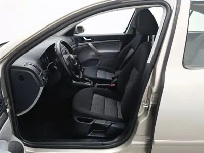 Skoda Octavia 2011, 158200 км, за 11900 CNY - фото 10