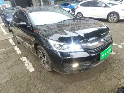 Honda Accord 2017, 80100 км, за 59700 CNY
