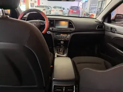 Hyundai Elantra 2018, 92200 км, за 35100 CNY - фото 8
