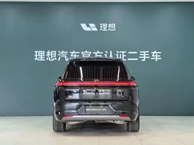 Li Auto Li L8 2023, 66000 км, за 192800 CNY
