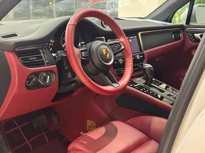 Porsche Macan 2024, 20000 км, за 288000 CNY