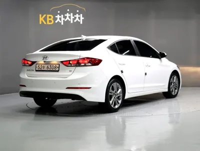 Hyundai Avante 2018, 176700 км, за 7900000 KRW