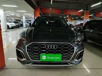 Audi Q5L 2022, 82300 км, за 162100 CNY