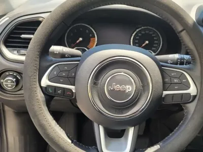 Jeep Renegade 2023, 3388 км, за 33800000 KRW - фото 14