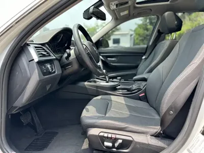 BMW 3 Series 2017, 84000 км, за 79800 CNY