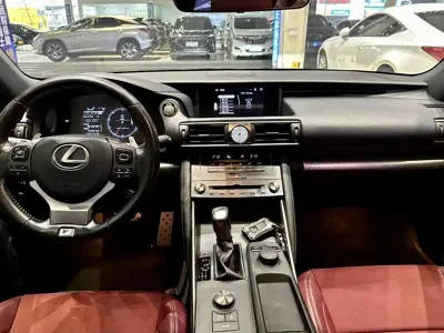 Lexus IS 2018, 110000 км, за 136800 CNY - фото 5