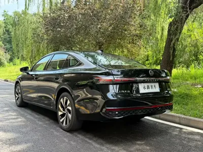 Volkswagen Passat 2025, 10000 км, за 138500 CNY - фото 9