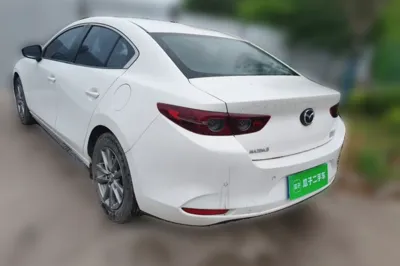 Mazda Mazda 3 Axela 2023, 16500 км, за 74872.83 CNY