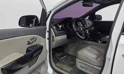 Kia Canival 2017, 196161 км, за 8900000 KRW - фото 10