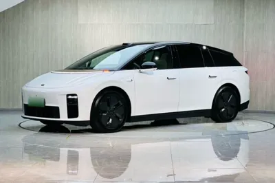 Li Auto Li Auto i6 · 2025 год