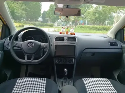 Volkswagen Polo 2014, 80000 км, за 25800 CNY - фото 12