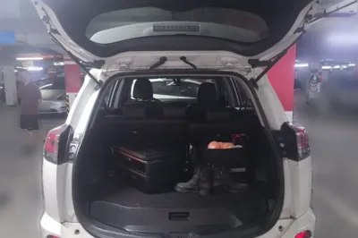 Toyota RAV4 2019, 64600 км, за 92200.86 CNY - фото 16