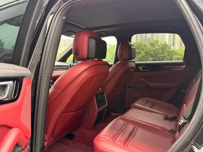 Porsche Cayenne 2018, 80000 км, за 268000 CNY