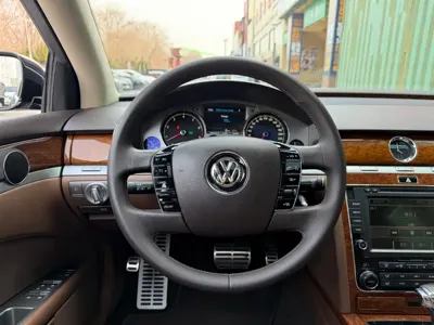 Volkswagen Phaeton 2015, 70000 км, за 119800 CNY - фото 5