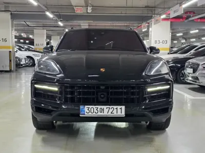 Porsche Cayenne 2024, 35000 км, за 143230000 KRW