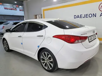 Hyundai Avante 2013, 111414 км, за 5600000 KRW